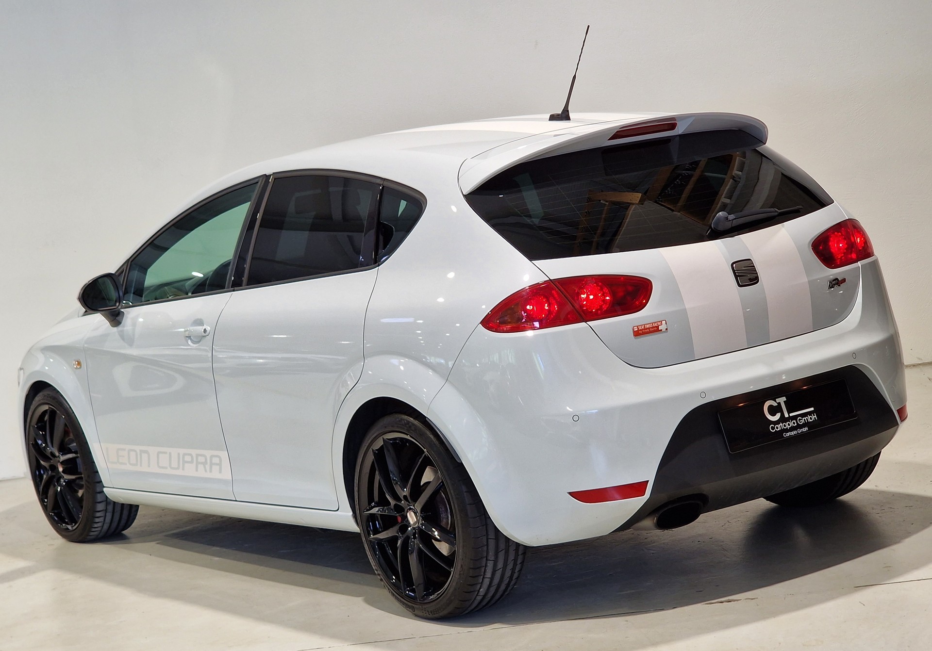 SEAT Leon 2.0 TSI Cupra R310 World Champion Edition-showroom-element-2