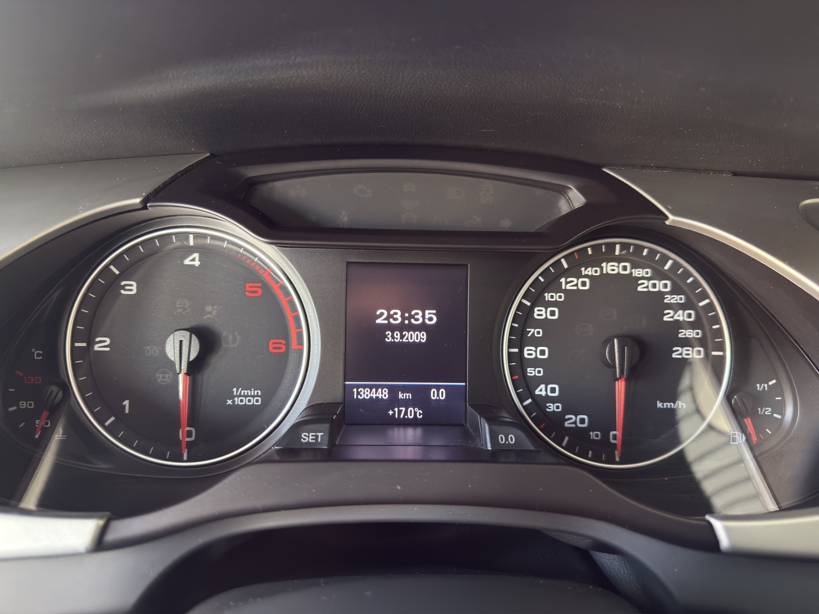 AUDI A4 allroad 3.0 TDI quattro S-tronic-image-9