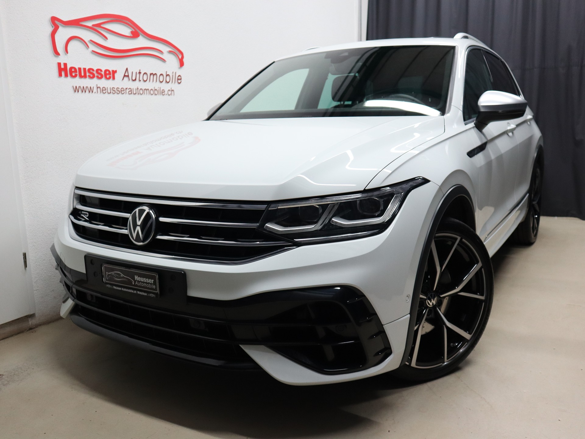 VW Tiguan 2.0TSI R 4Motion DSG - Panorama - Leder - Keyless - DCC - Kamera - 320 PS