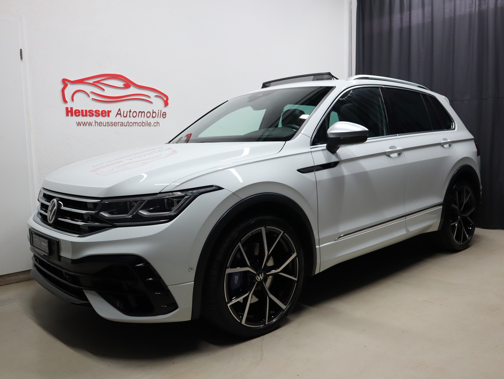 VW Tiguan 2.0TSI R 4Motion DSG - Panorama - Leder - Keyless - DCC - Kamera - 320 PS-showroom-element-1
