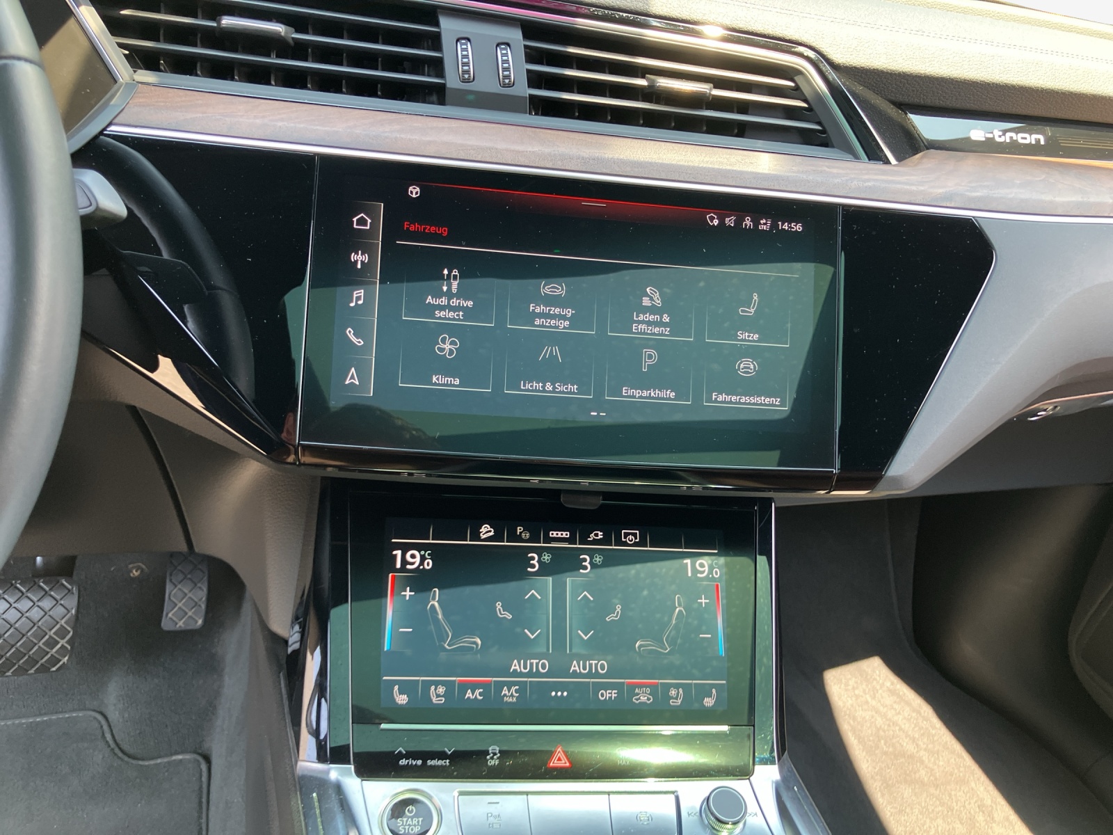 AUDI e-tron 55 Sportback S Line quattro-image-10