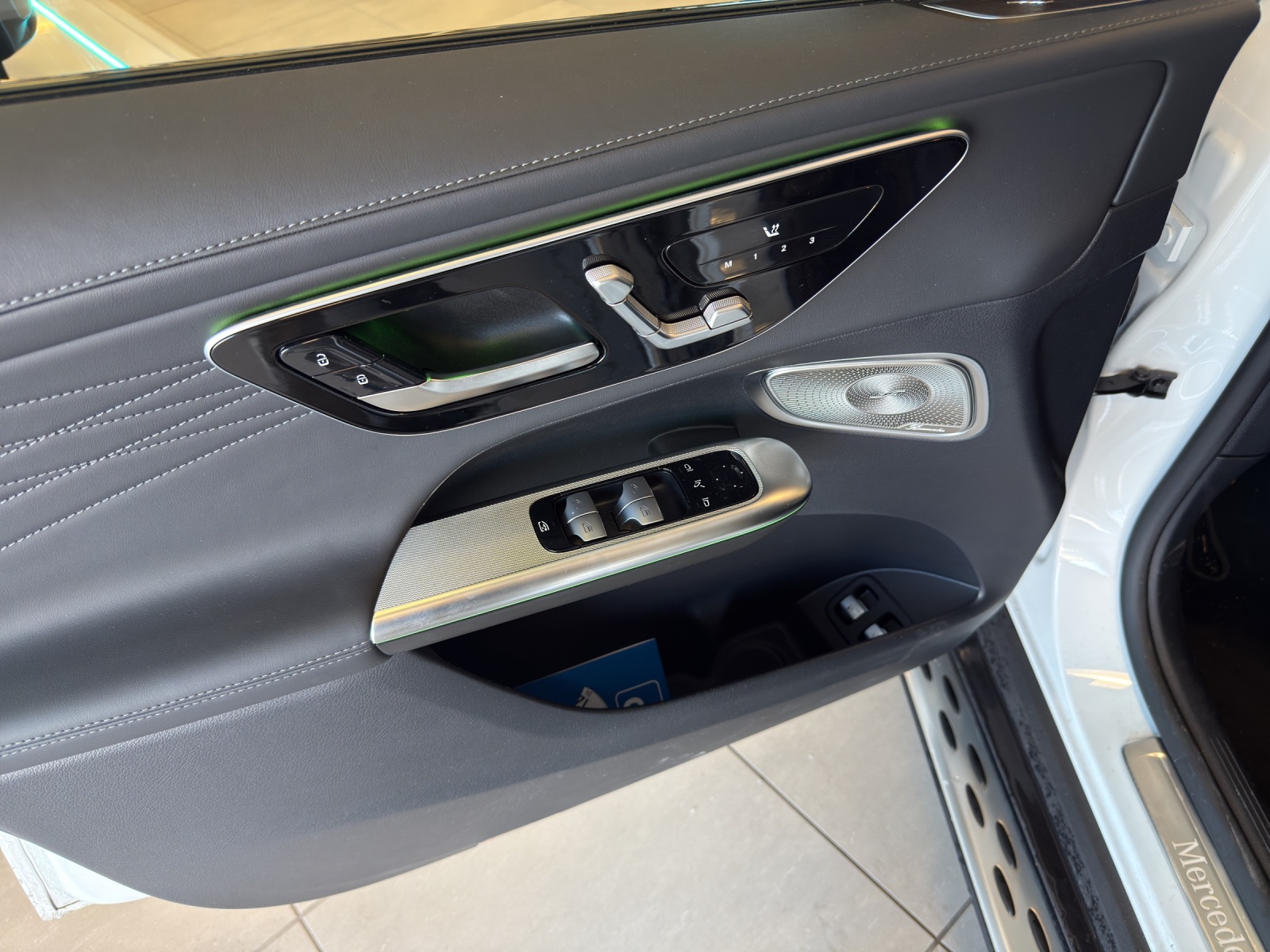 MERCEDES-BENZ GLC 400 e 4Matic EQ Star 9G-Tronic-image-5