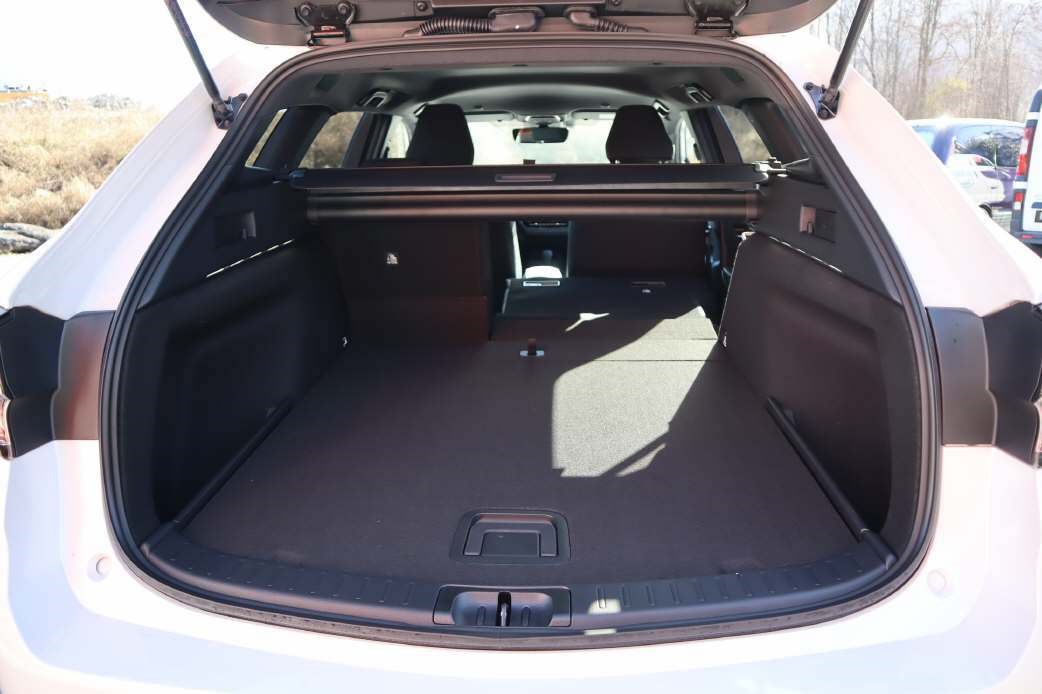 SUZUKI Swace 1.8 Compact Top Hybrid-image-11
