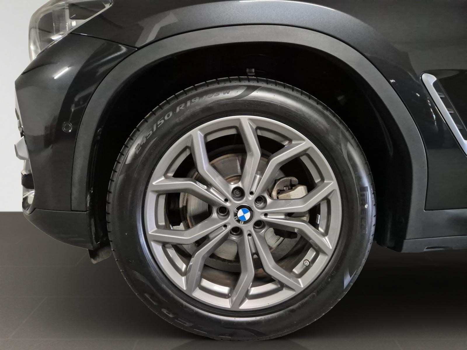 BMW X3 20d xDrive-showroom-element-2