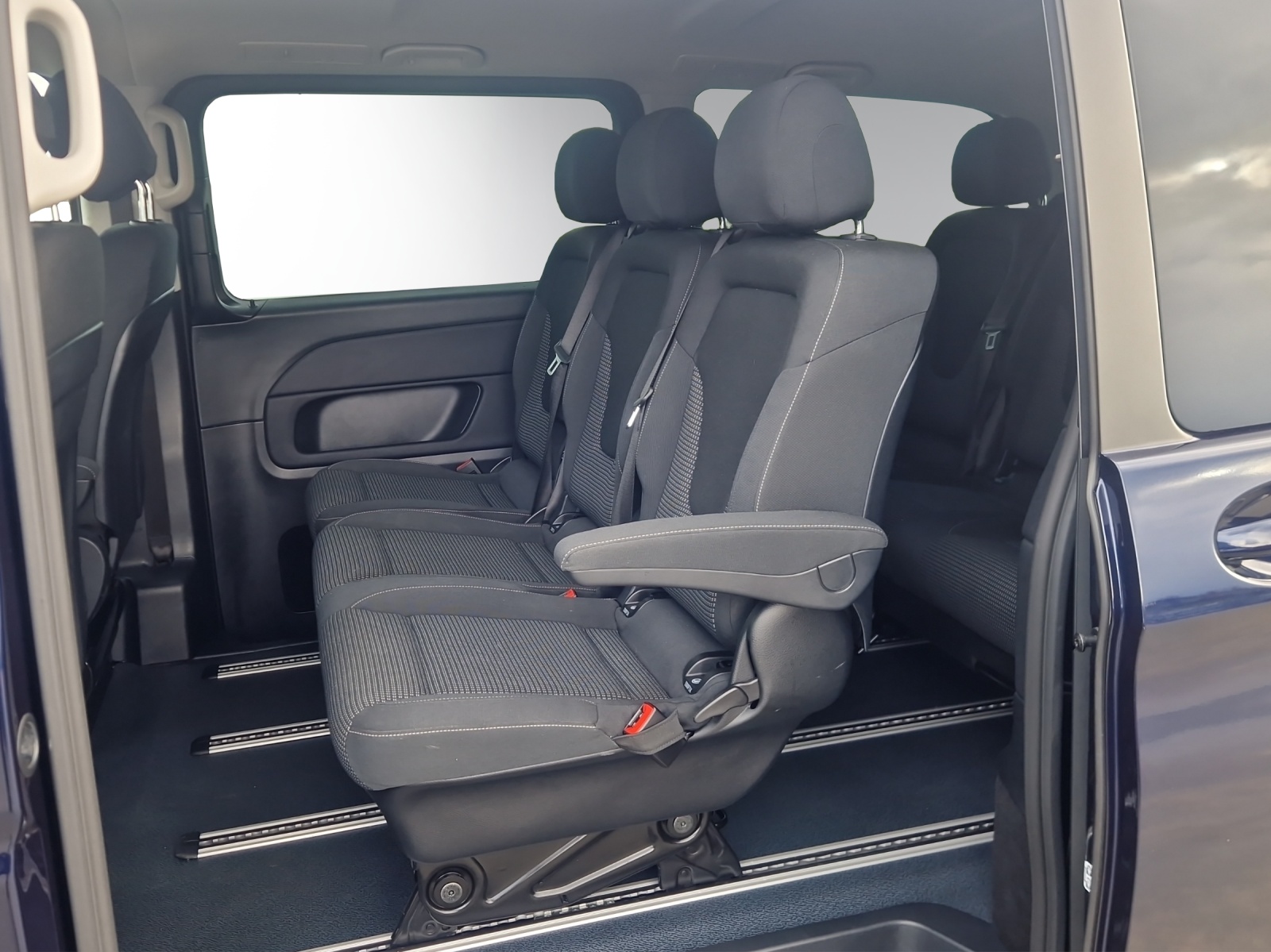 Image MERCEDES-BENZ V-220 V 220 d lang 4Matic 9G-Tronic