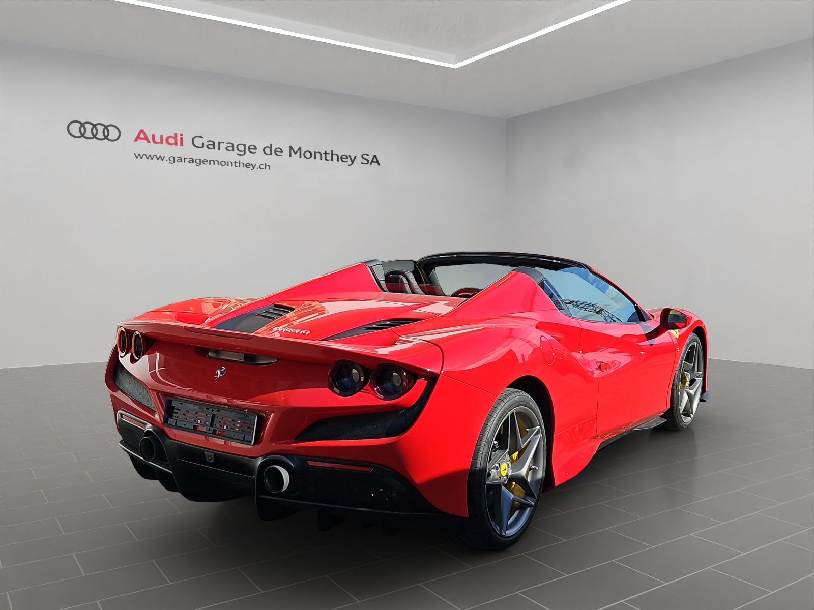 FERRARI F8 Spider-showroom-element-3