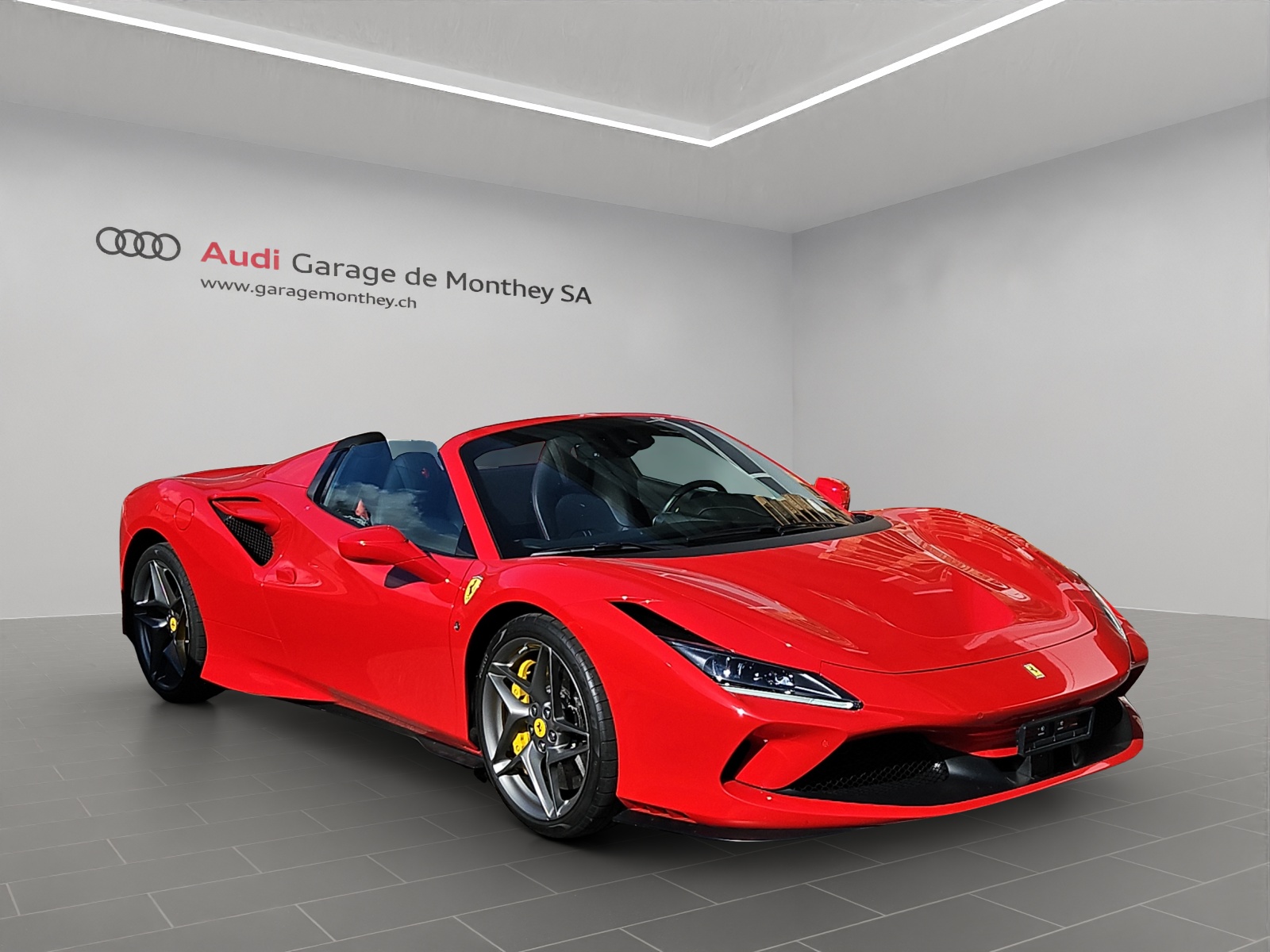 FERRARI F8 Spider-showroom-element-2