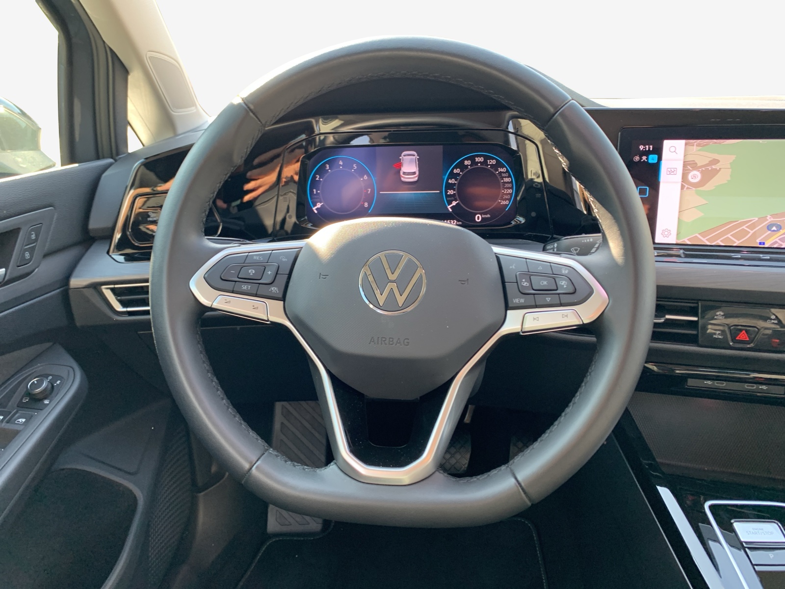 VW Golf 1.5 eTSI mHEV ACT Style DSG-image-9