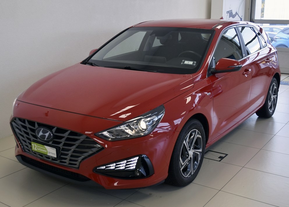 HYUNDAI i30 1.5 T-GDi Amplia