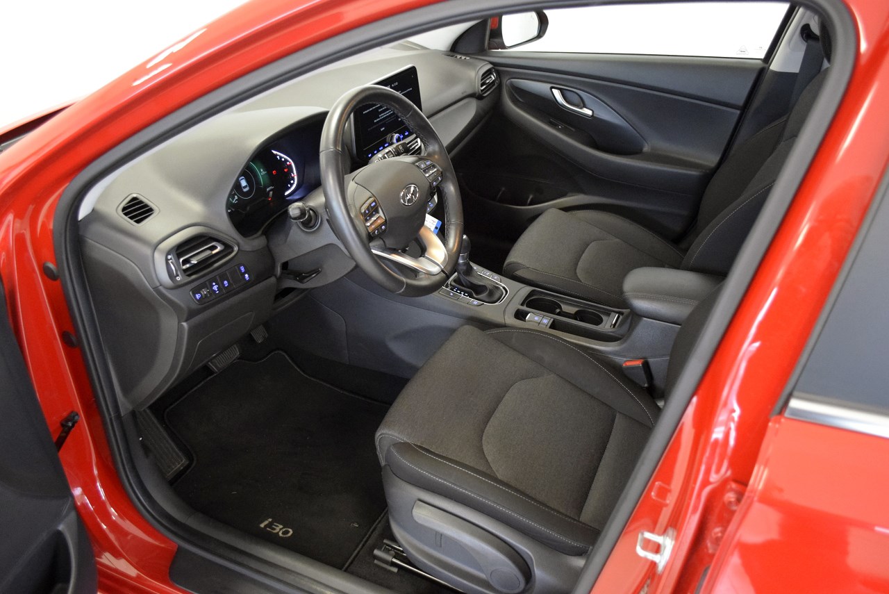 HYUNDAI i30 1.5 T-GDi Amplia-image-5