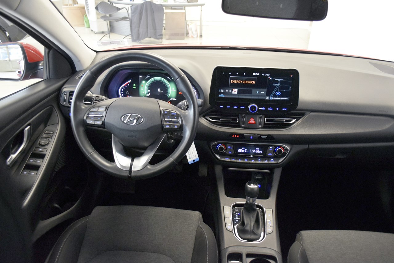 HYUNDAI i30 1.5 T-GDi Amplia-image-6