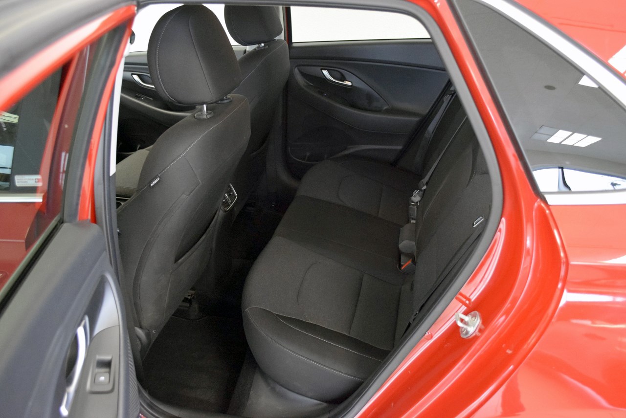 HYUNDAI i30 1.5 T-GDi Amplia-image-7