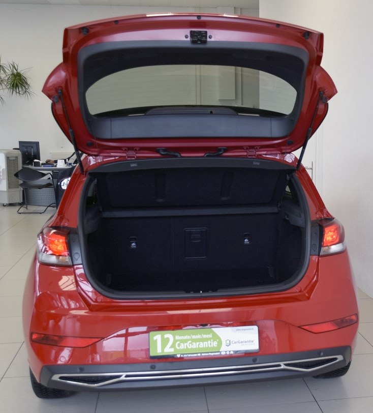 HYUNDAI i30 1.5 T-GDi Amplia-image-9