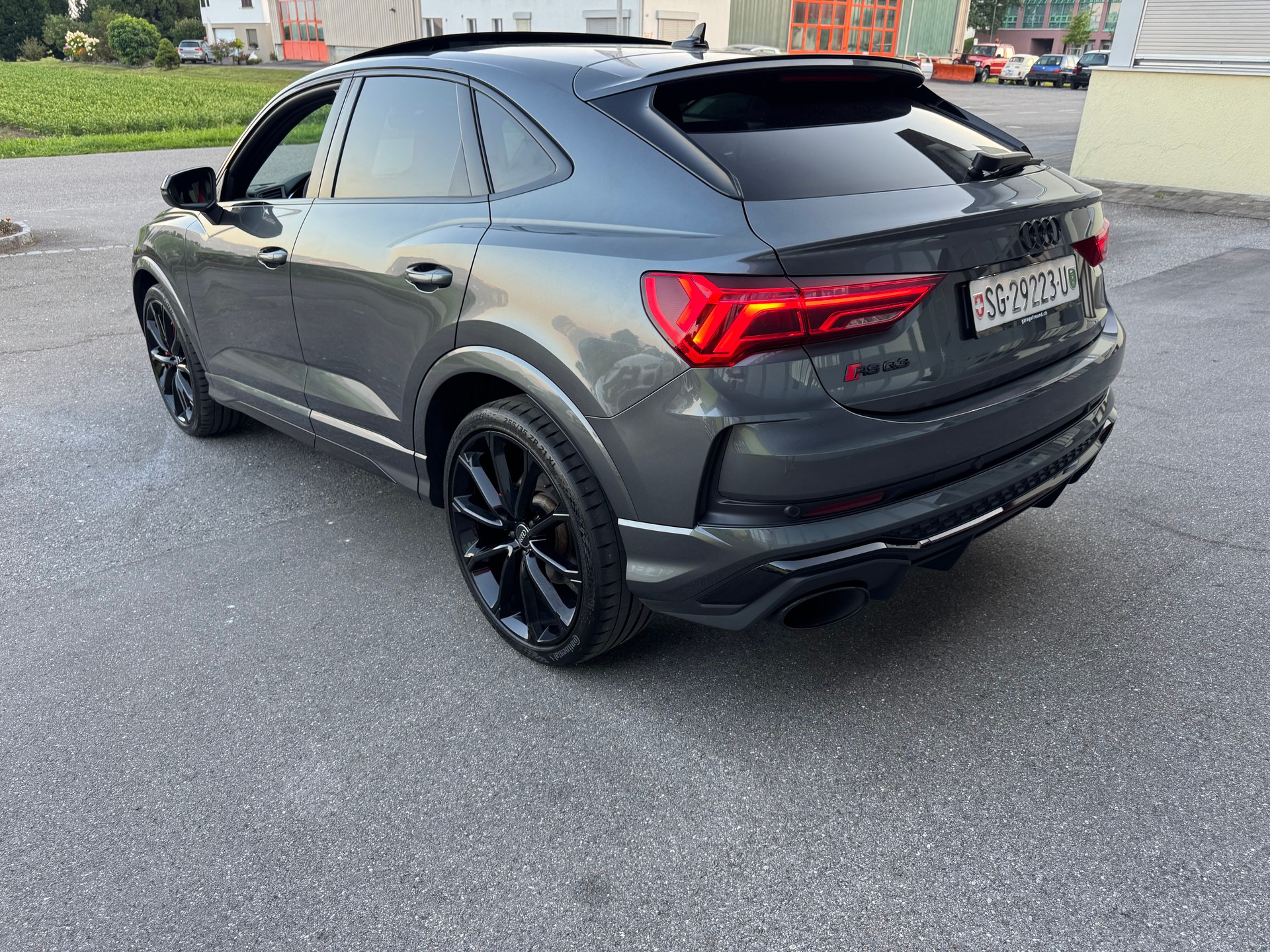 AUDI RS Q3 Sportback quattro S tronic-showroom-element-3
