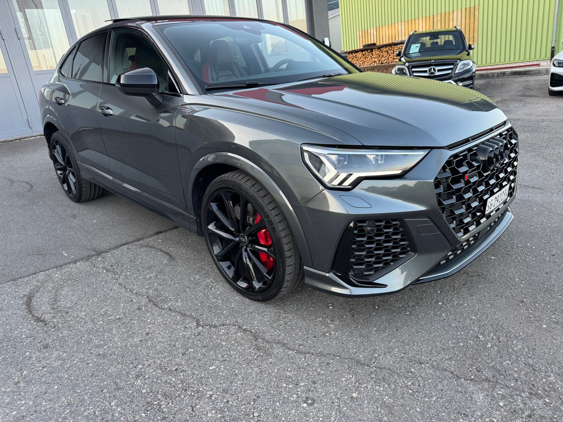 AUDI RS Q3 Sportback quattro S tronic-showroom-element-1