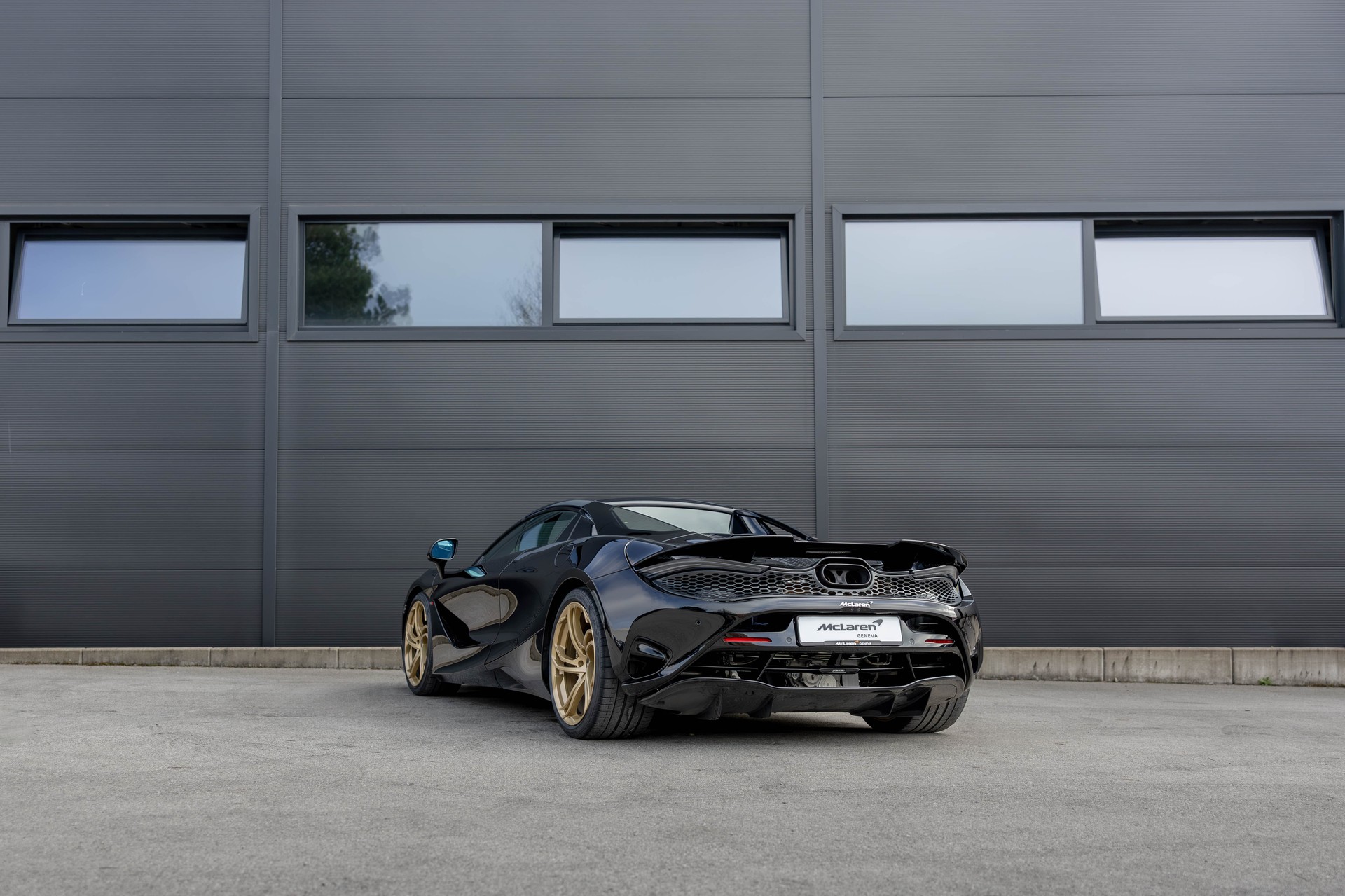 McLAREN 750S-image-3