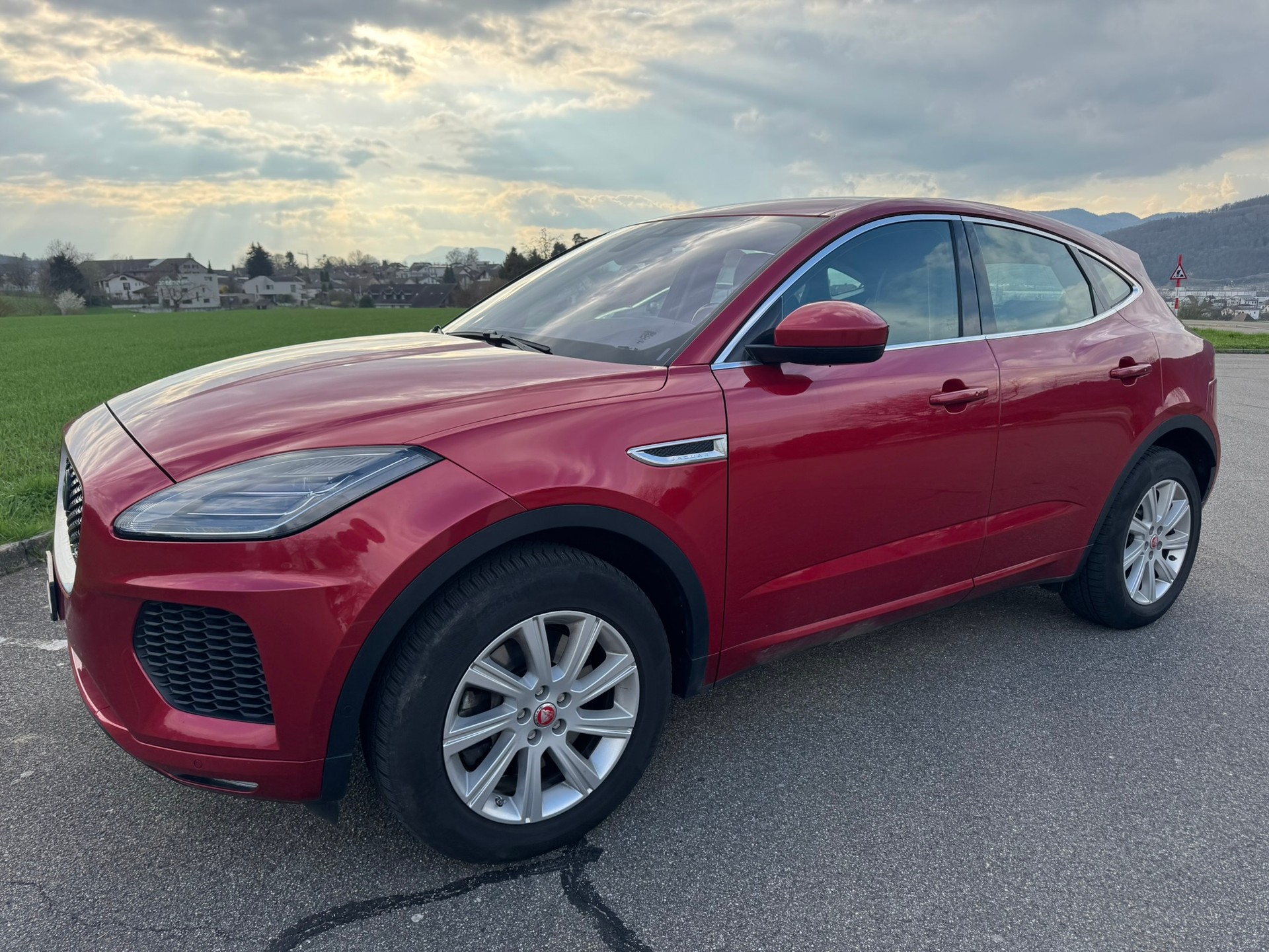 JAGUAR E-Pace 2.0d D240 R-Dynamic HSE AWD Automatik