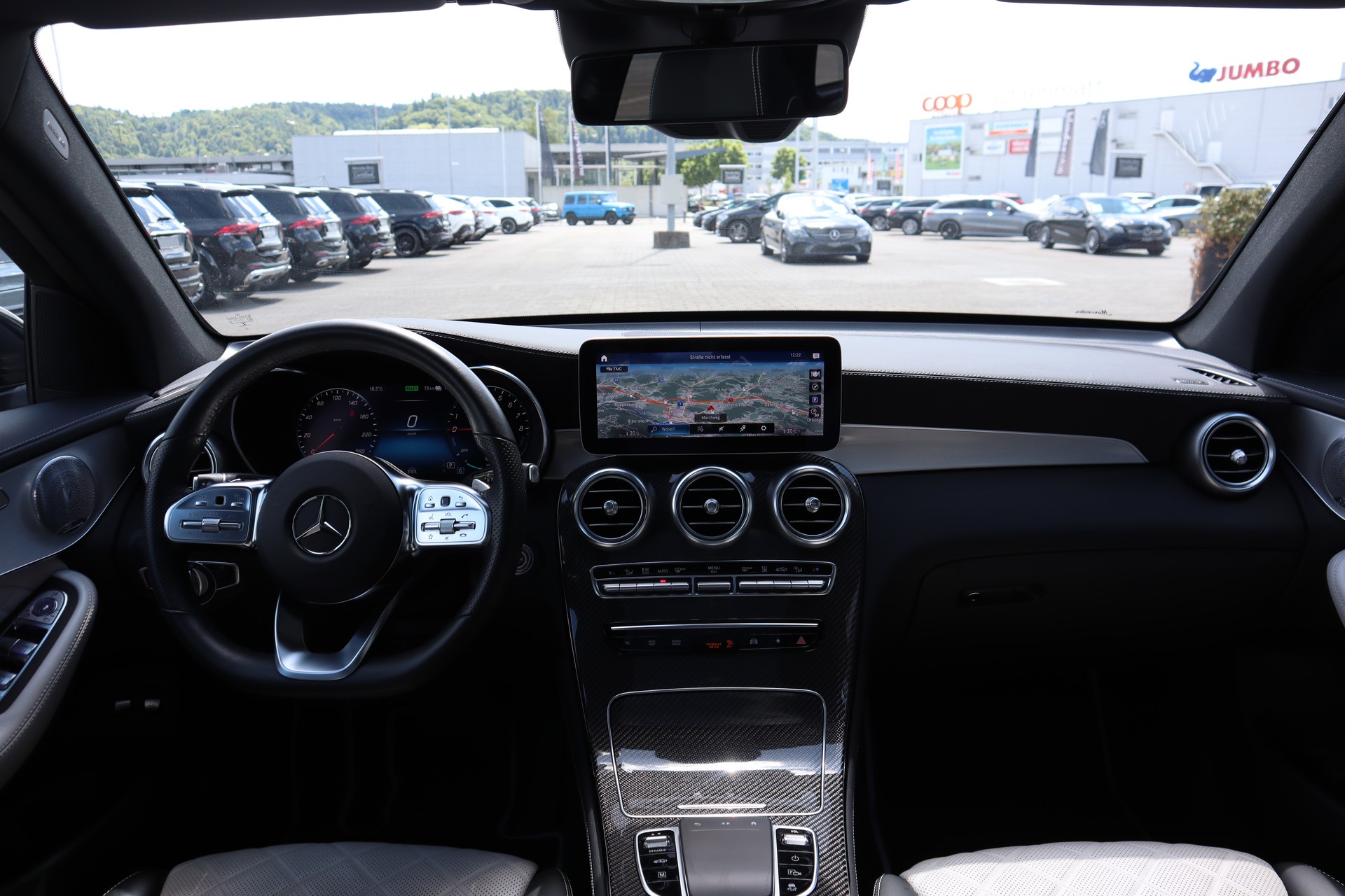 MERCEDES-BENZ GLC 300 e 4Matic 9G-Tronic-showroom-element-3