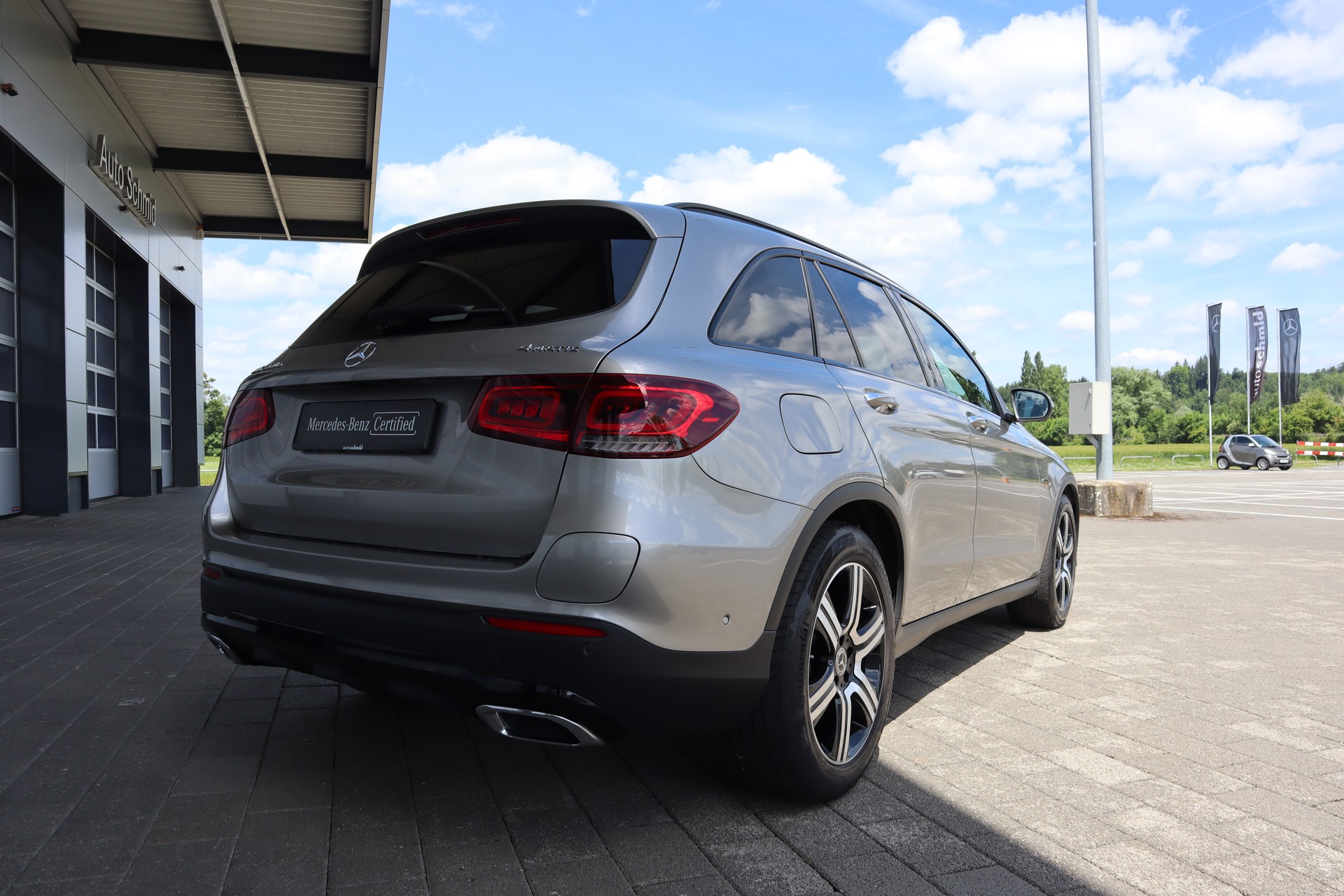 MERCEDES-BENZ GLC 300 e 4Matic 9G-Tronic-showroom-element-1