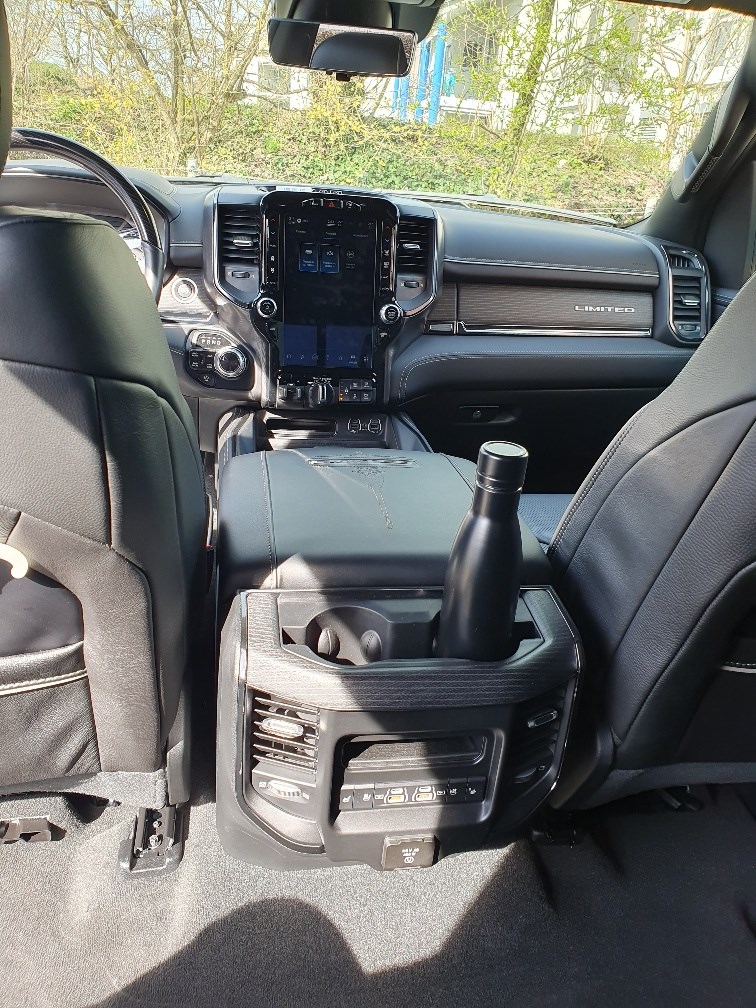 DODGE Ram 1500 5.7l V8 HEMI eTourque 4x4 Crew Cab Limited-image-13