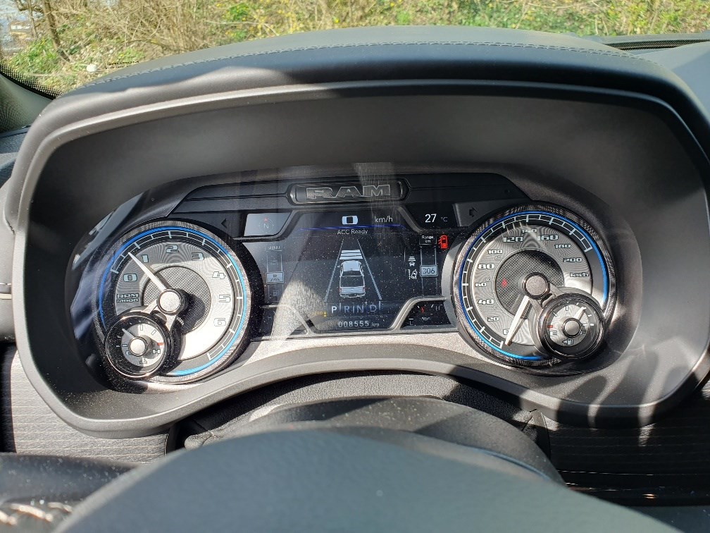 DODGE Ram 1500 5.7l V8 HEMI eTourque 4x4 Crew Cab Limited-image-18