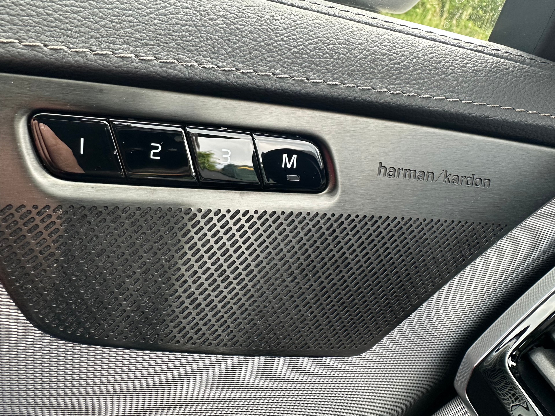 VOLVO XC90 B5 Benzin Mild Hybrid AWD Plus Bright Geartronic-image-11