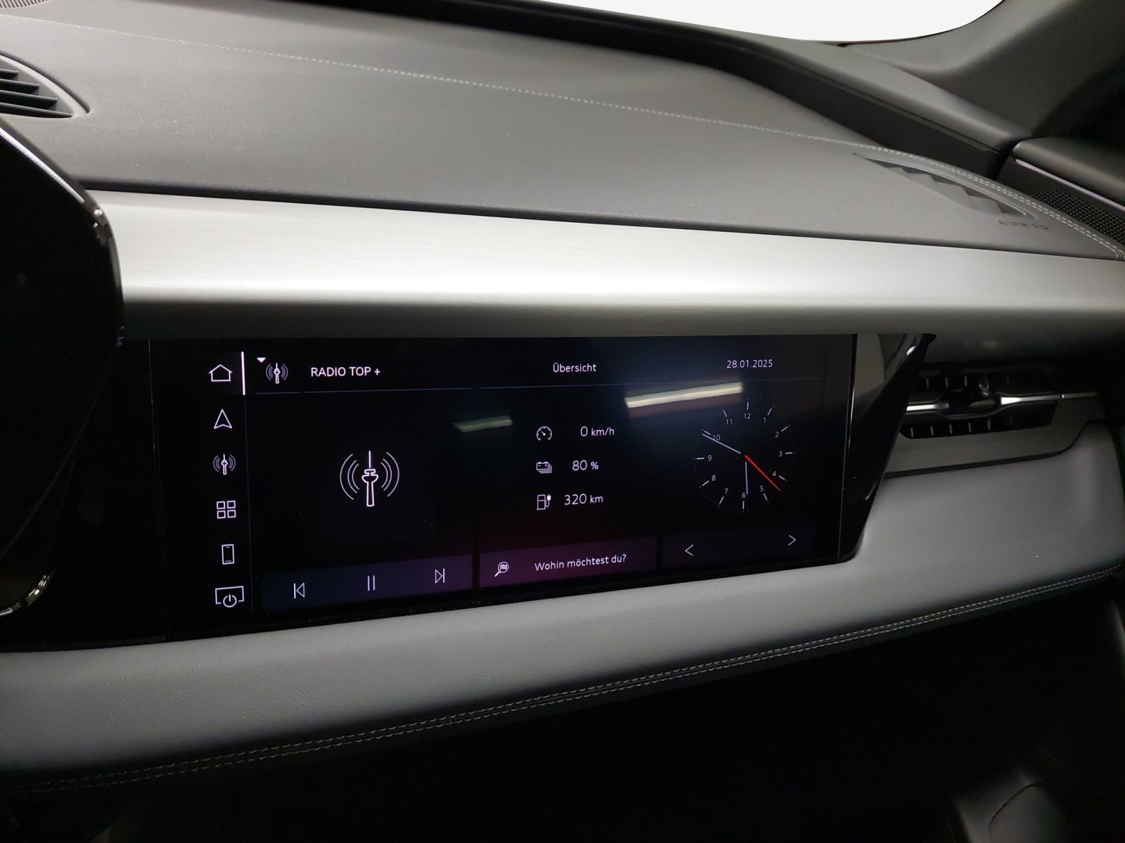 AUDI Q6 e-tron quattro-image-15