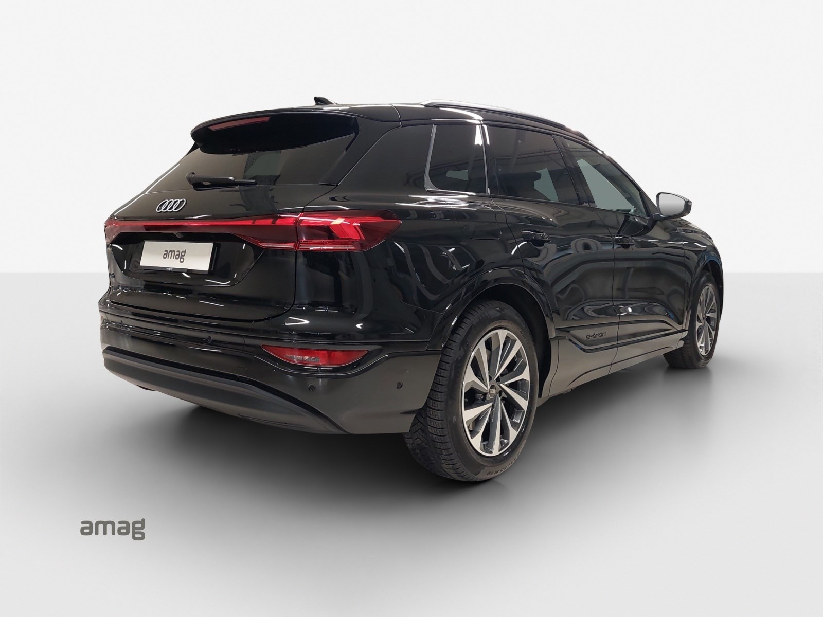 AUDI Q6 e-tron quattro-image-4