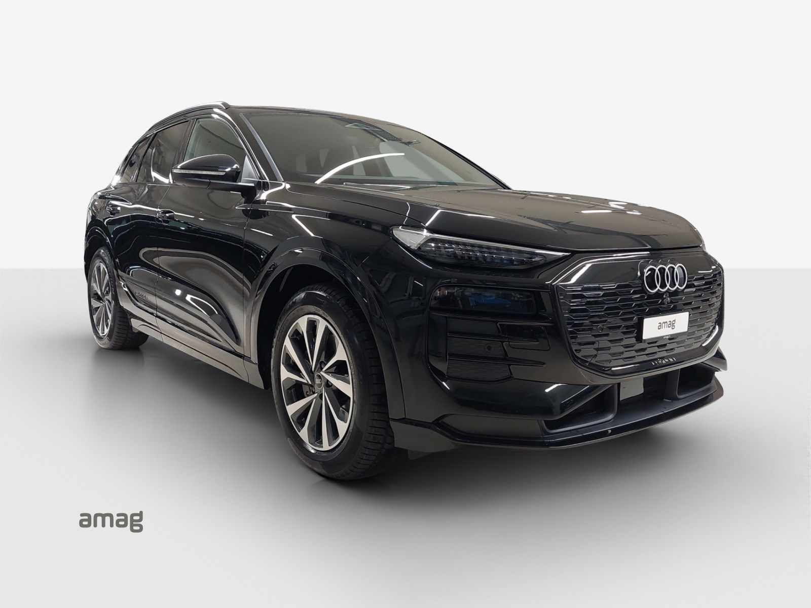 AUDI Q6 e-tron quattro-image-5