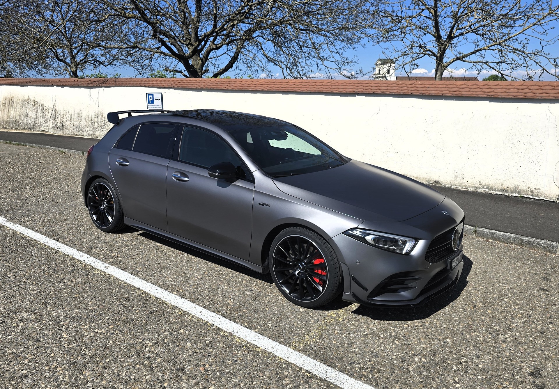 MERCEDES-BENZ A 35 AMG 4Matic Speedshift-showroom-element-1