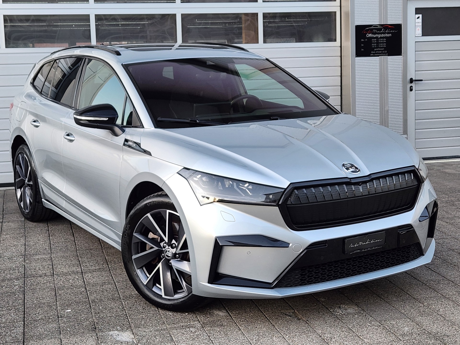 SKODA Enyaq iV 80 SportLine Ultra * ** VOLLAUSSTATTUNG -BATTERIEZERTIFIKAT -MASSAGE SITZE -EL.ANHÄNGERKUPPLUNG -GARANTIE BIS 06.2030-showroom-element-1