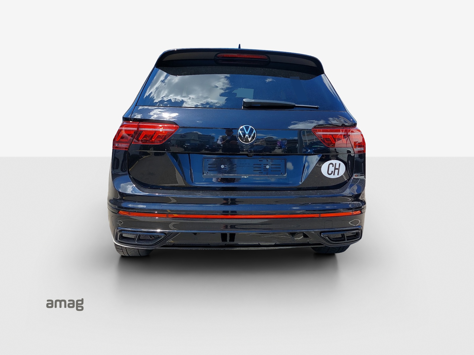 VW Tiguan 2.0TSI R-Line 4Motion DSG-showroom-element-3