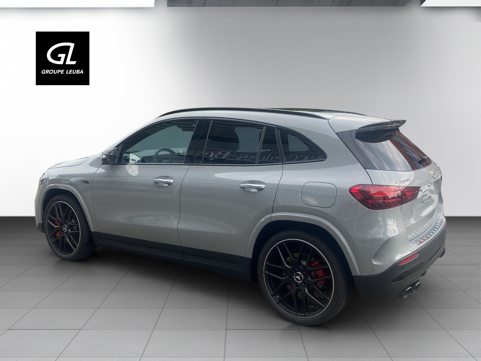 MERCEDES-BENZ GLA AMG 45 S 4Matic+ 8G-DCT-showroom-element-3
