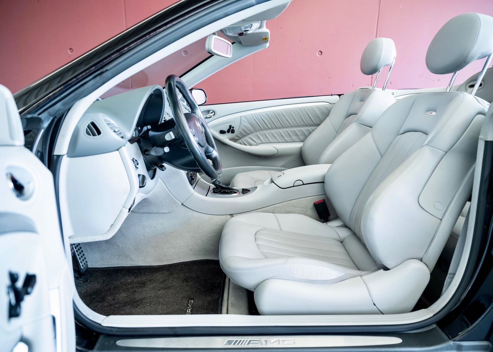 Image MERCEDES-BENZ CLK-55-AMG CLK 55 AMG Avantgarde (1st hand Swiss car, full Mercedes history) - SOLD !