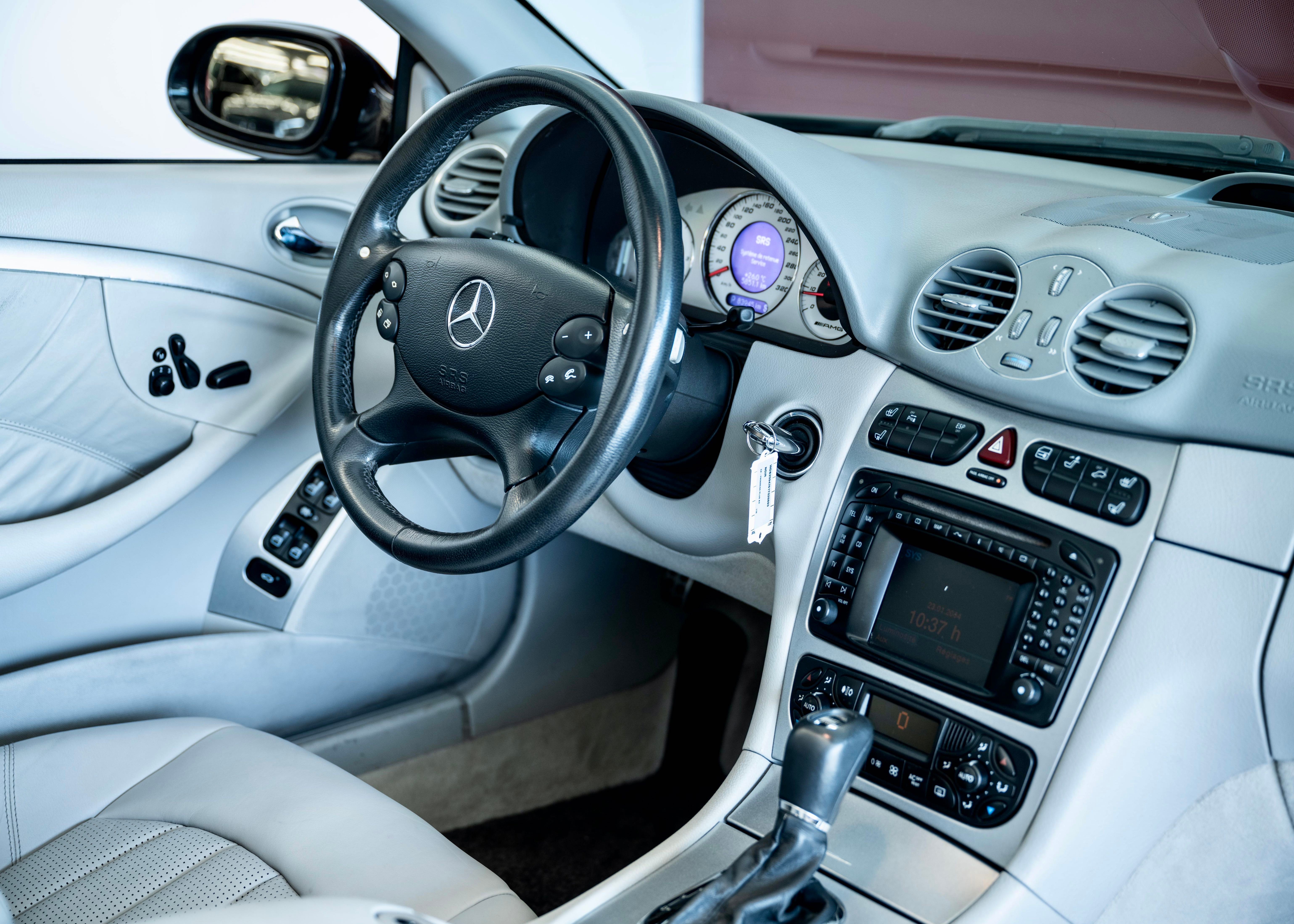 Image MERCEDES-BENZ CLK-55-AMG CLK 55 AMG Avantgarde (1st hand Swiss car, full Mercedes history) - SOLD !