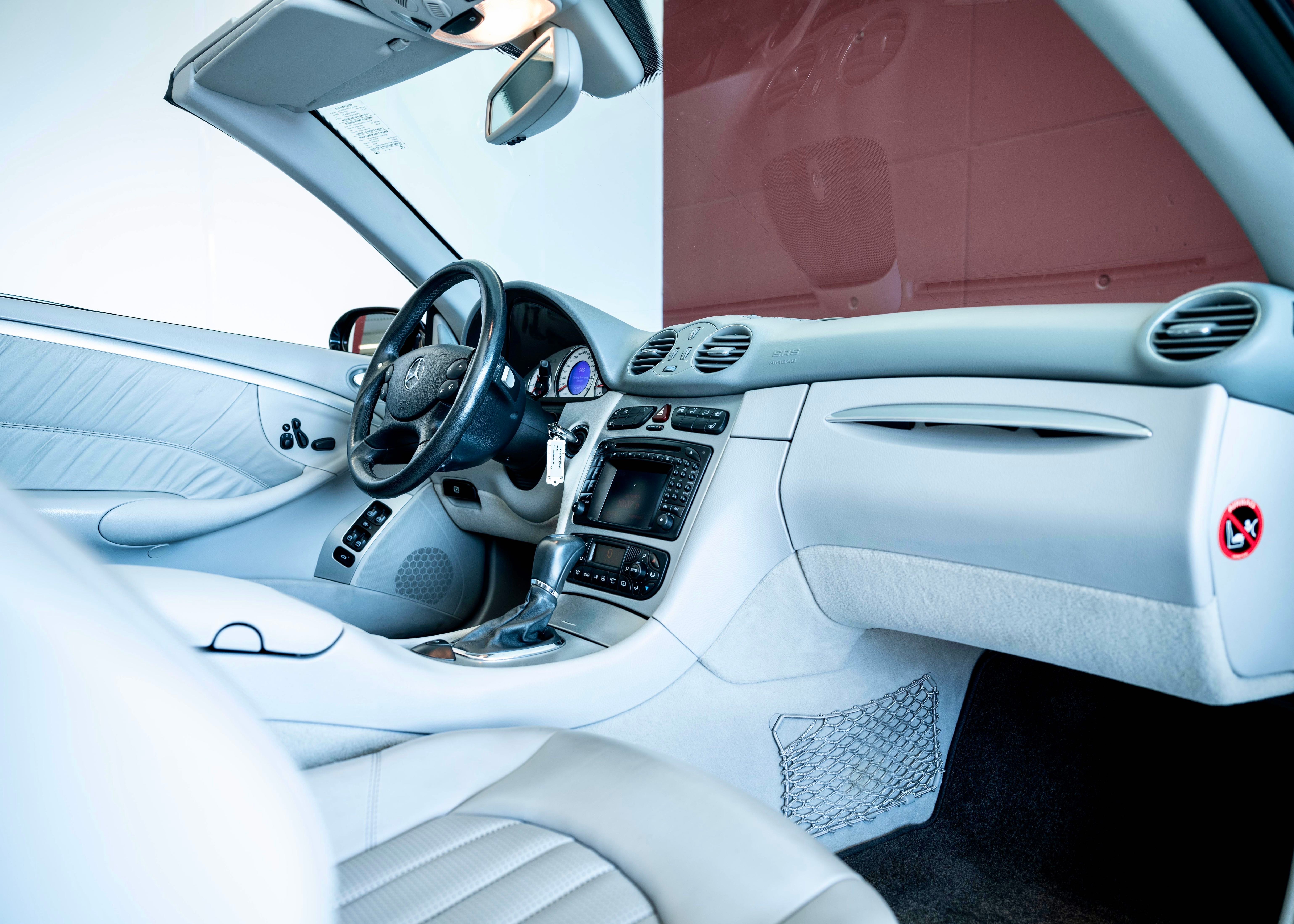 Image MERCEDES-BENZ CLK-55-AMG CLK 55 AMG Avantgarde (1st hand Swiss car, full Mercedes history) - SOLD !