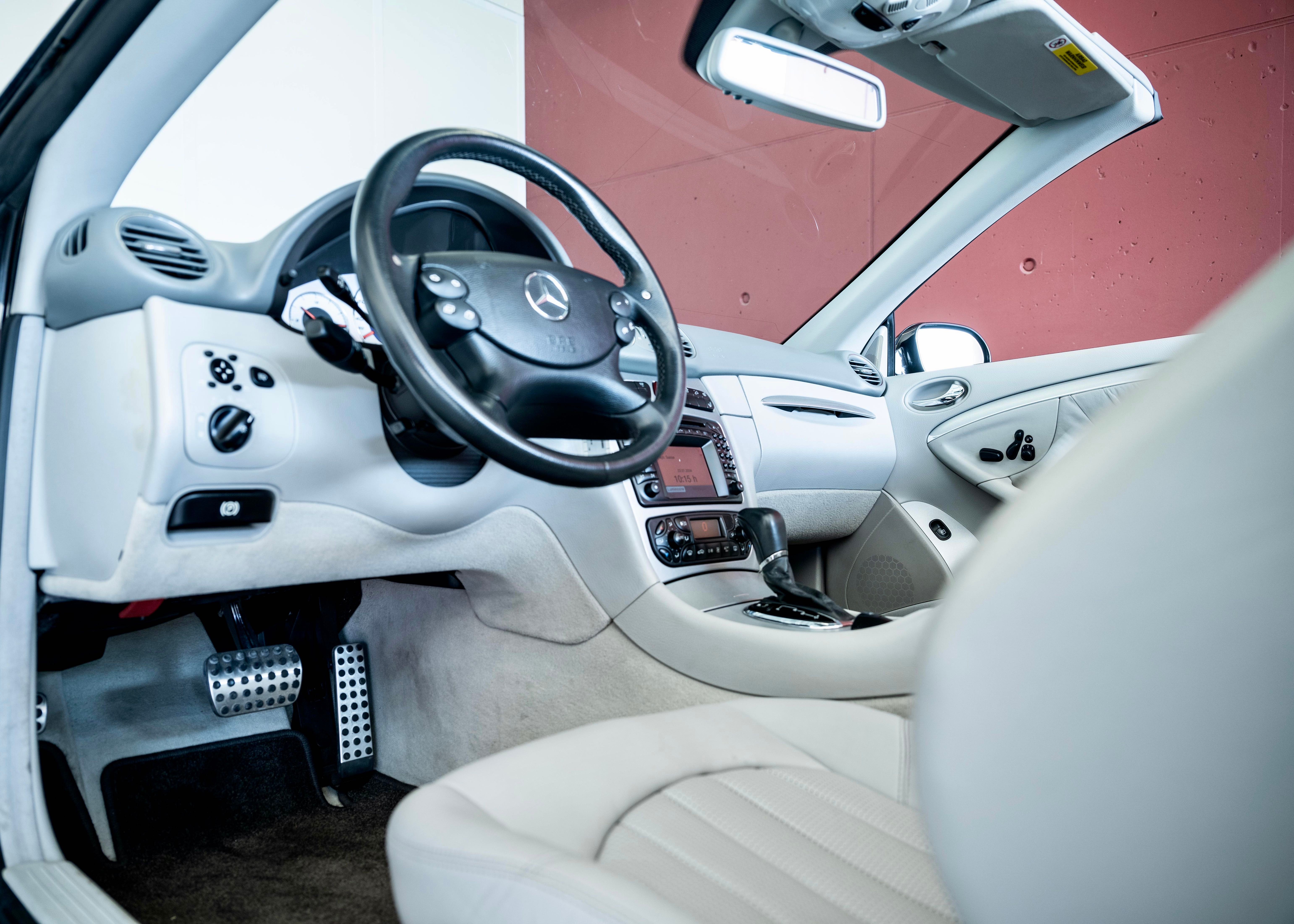 Image MERCEDES-BENZ CLK-55-AMG CLK 55 AMG Avantgarde (1st hand Swiss car, full Mercedes history) - SOLD !