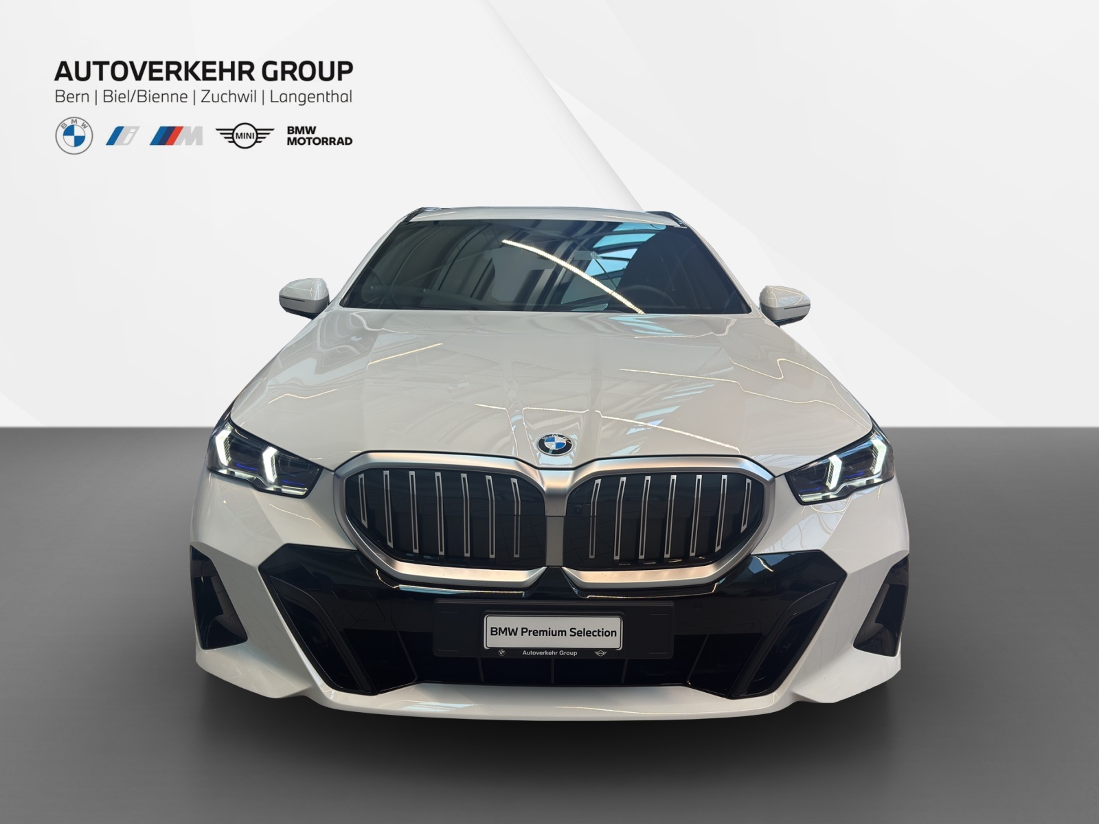 BMW 520d xDrive Touring M Sport 48V-showroom-element-1