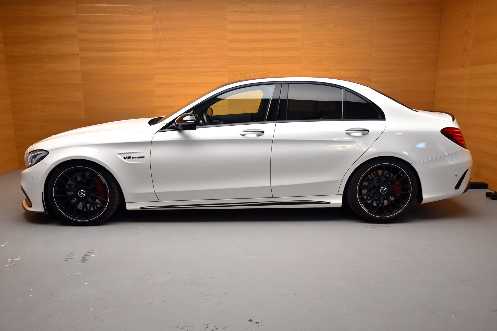 MERCEDES-BENZ C 63 S AMG Speedshift-showroom-element-2