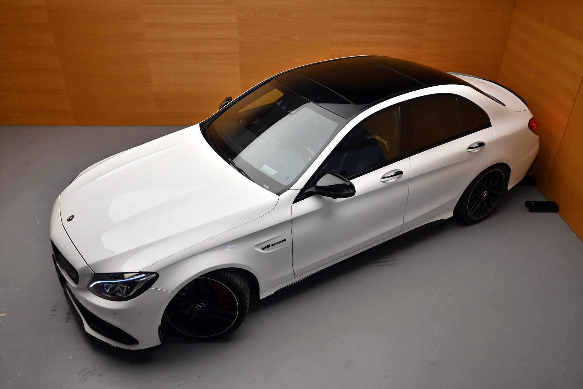 MERCEDES-BENZ C 63 S AMG Speedshift-showroom-element-1