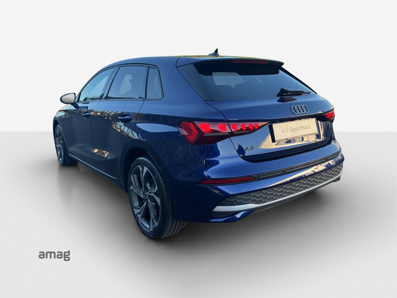 AUDI A3 Sportback 35 TFSI Attraction-showroom-element-2