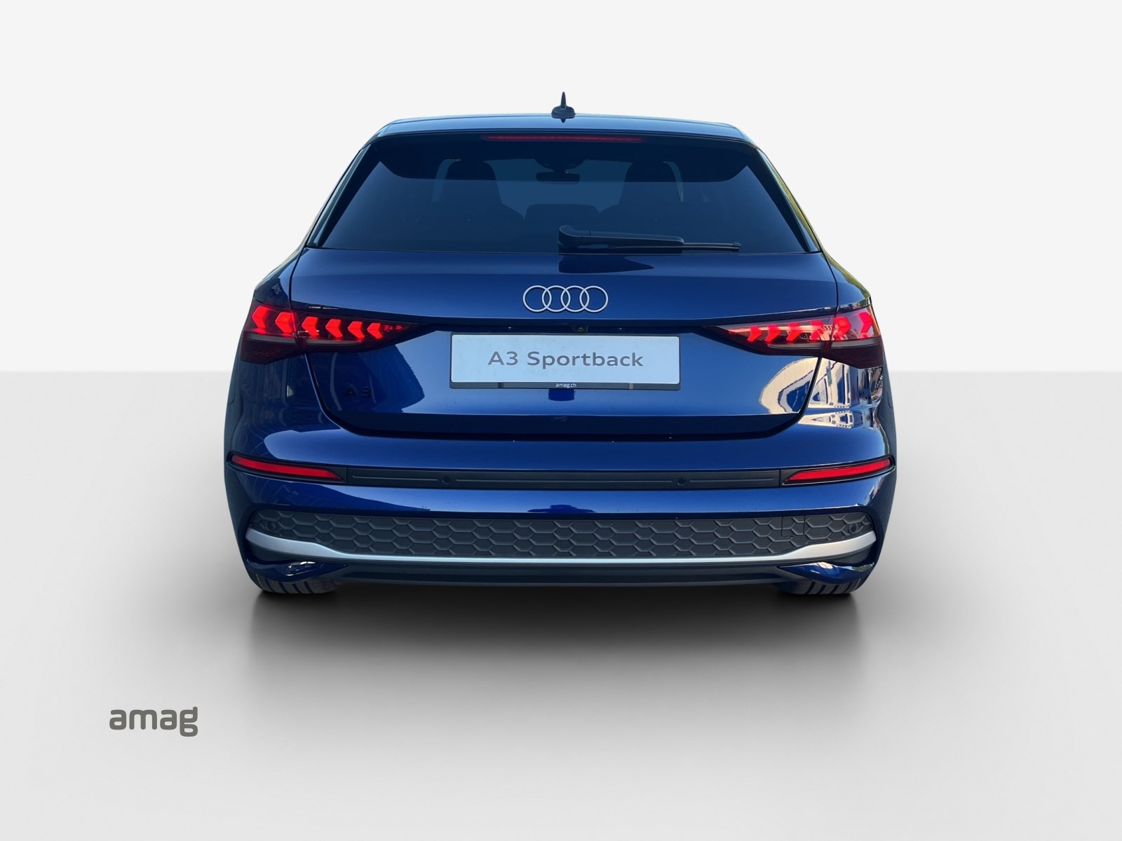 AUDI A3 Sportback 35 TFSI Attraction-showroom-element-3