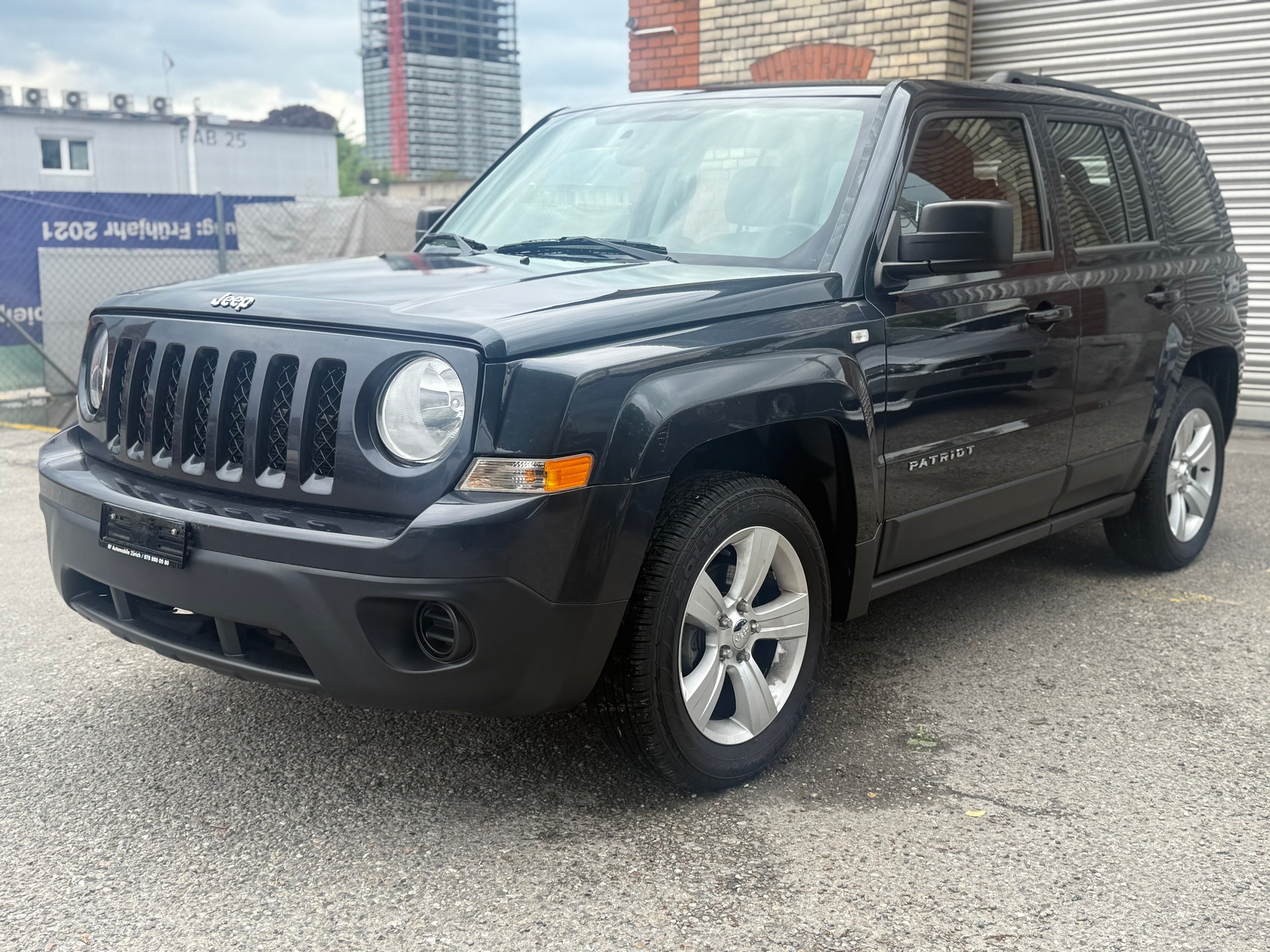 JEEP PATRIOT-showroom-element-2