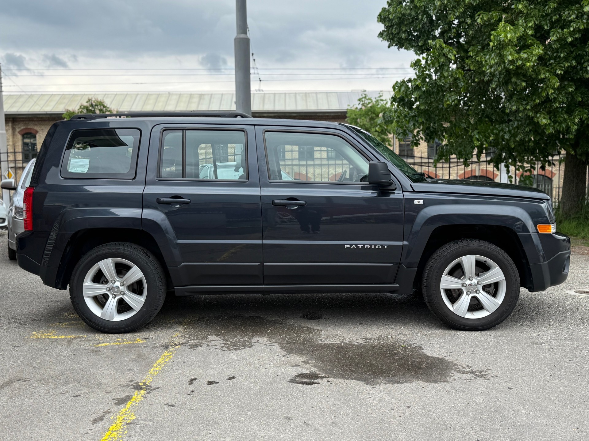 JEEP PATRIOT-showroom-element-3