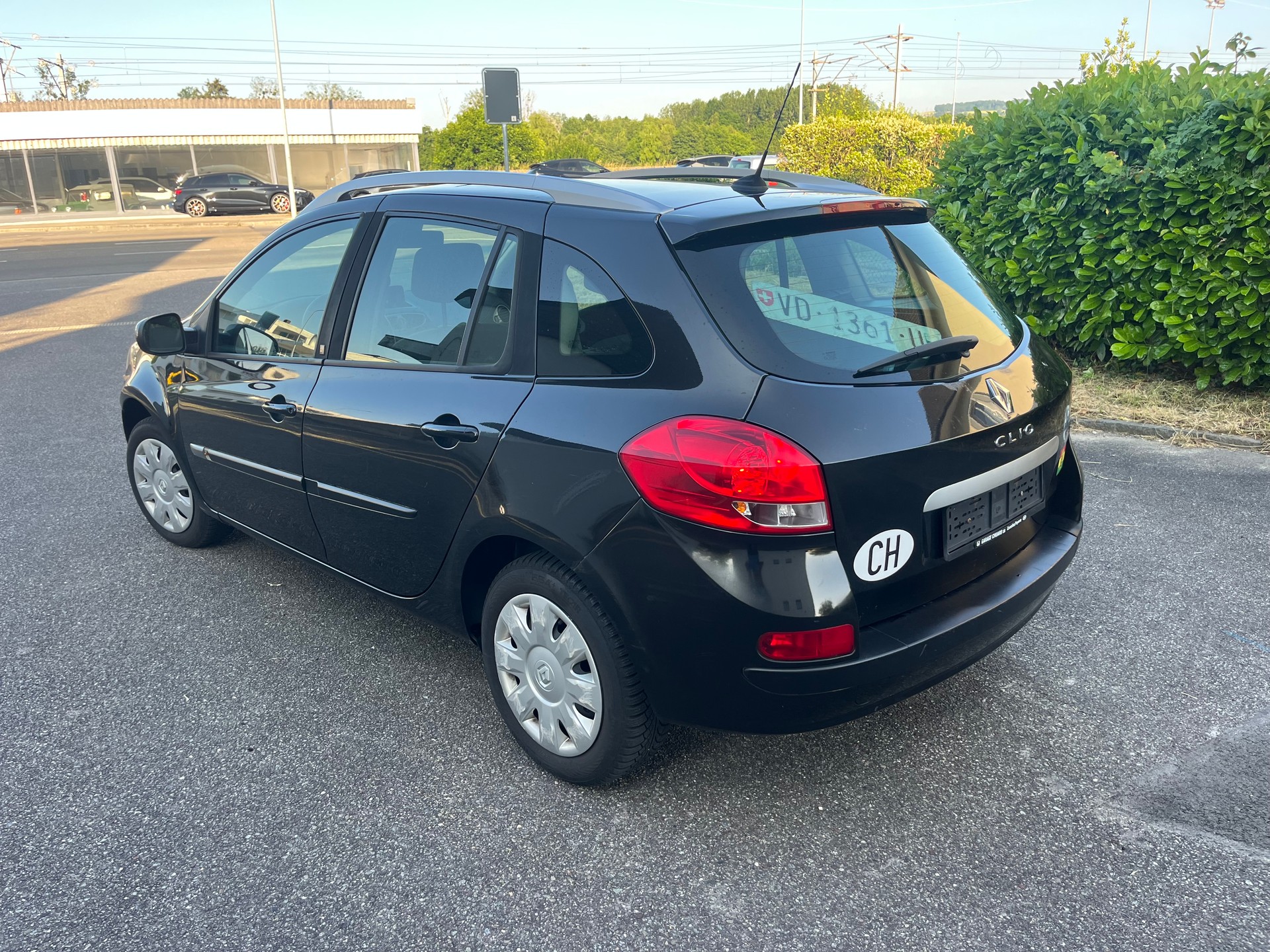RENAULT Clio Grandtour 1.2 16V Turbo Dynamique-image-3