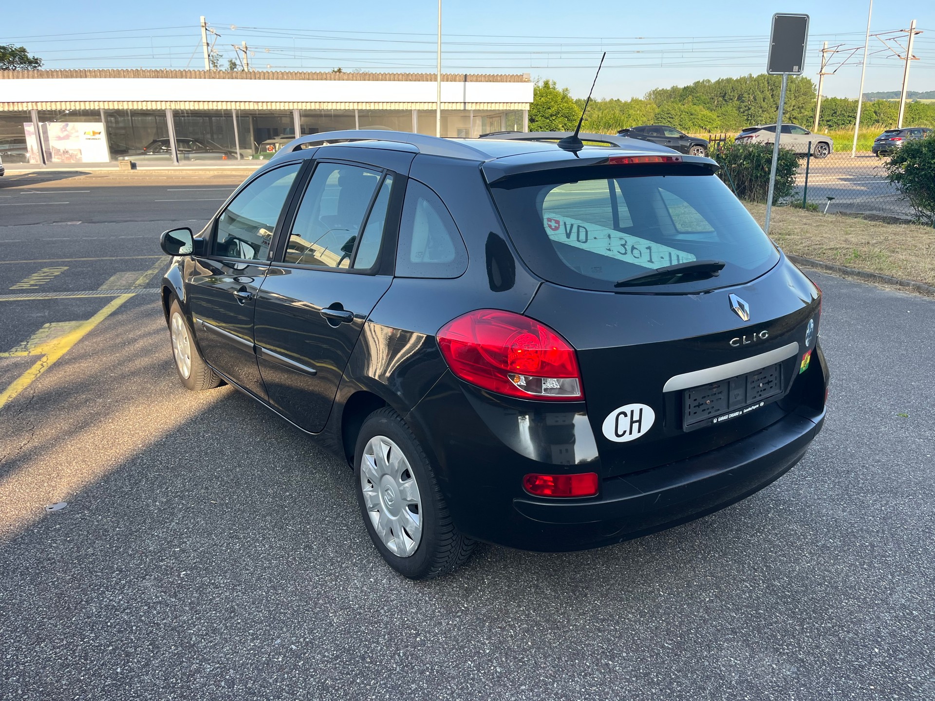 RENAULT Clio Grandtour 1.2 16V Turbo Dynamique-image-11