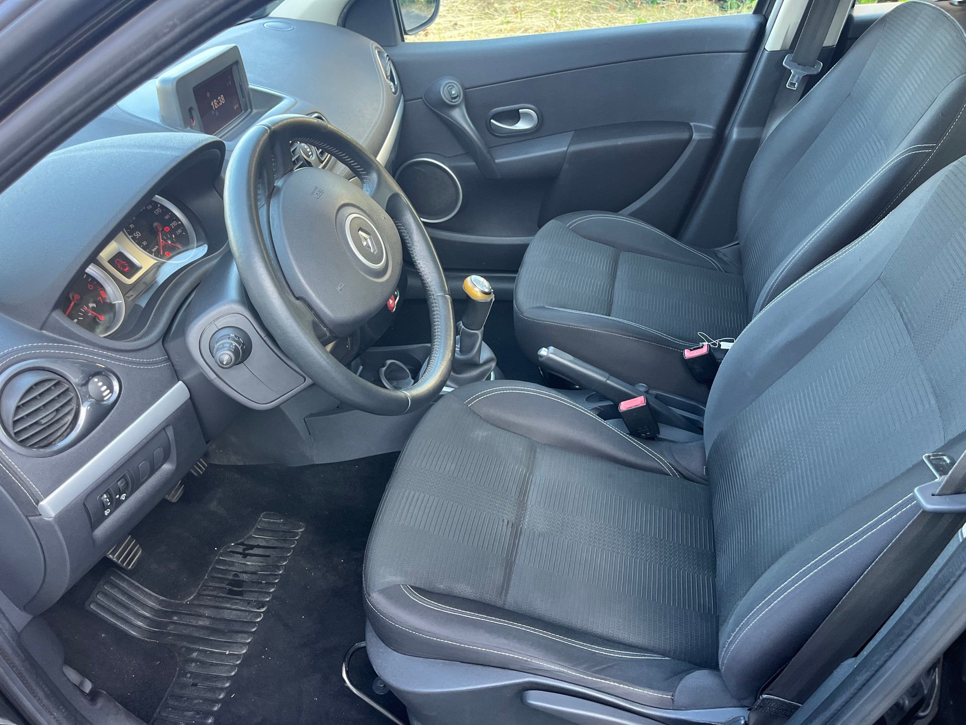 RENAULT Clio Grandtour 1.2 16V Turbo Dynamique-image-12