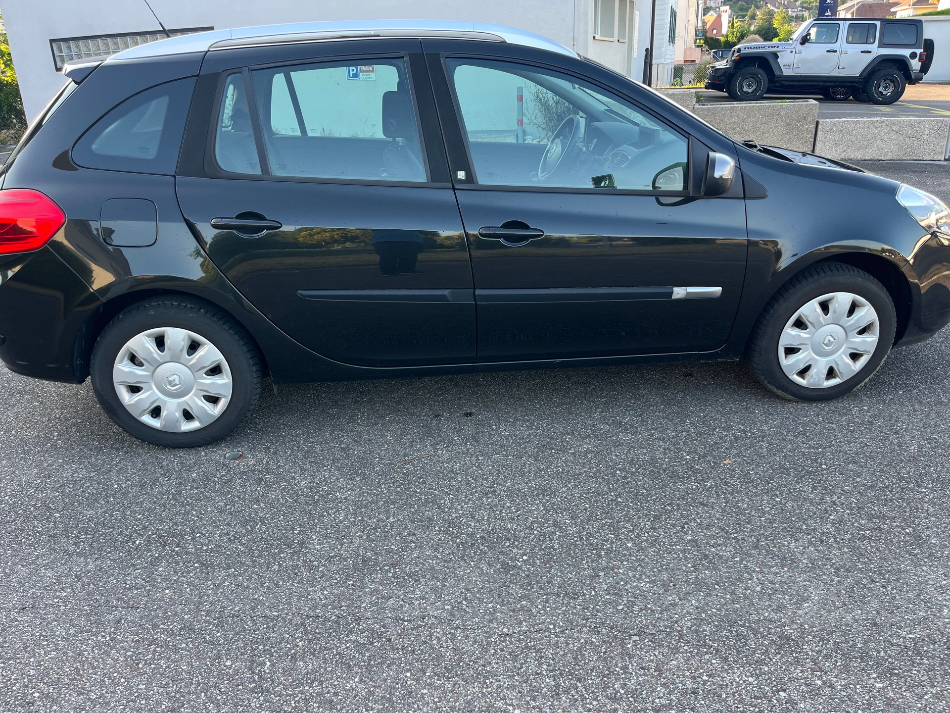 RENAULT Clio Grandtour 1.2 16V Turbo Dynamique-image-10