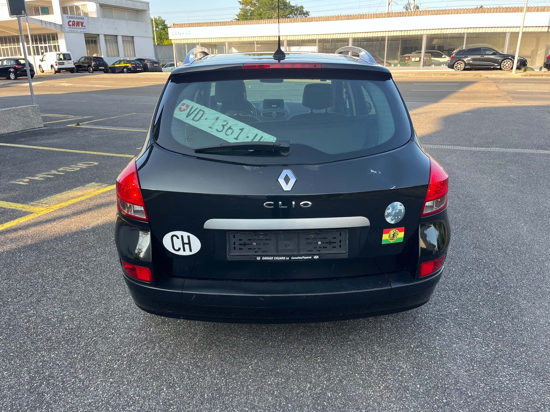 RENAULT Clio Grandtour 1.2 16V Turbo Dynamique-image-8