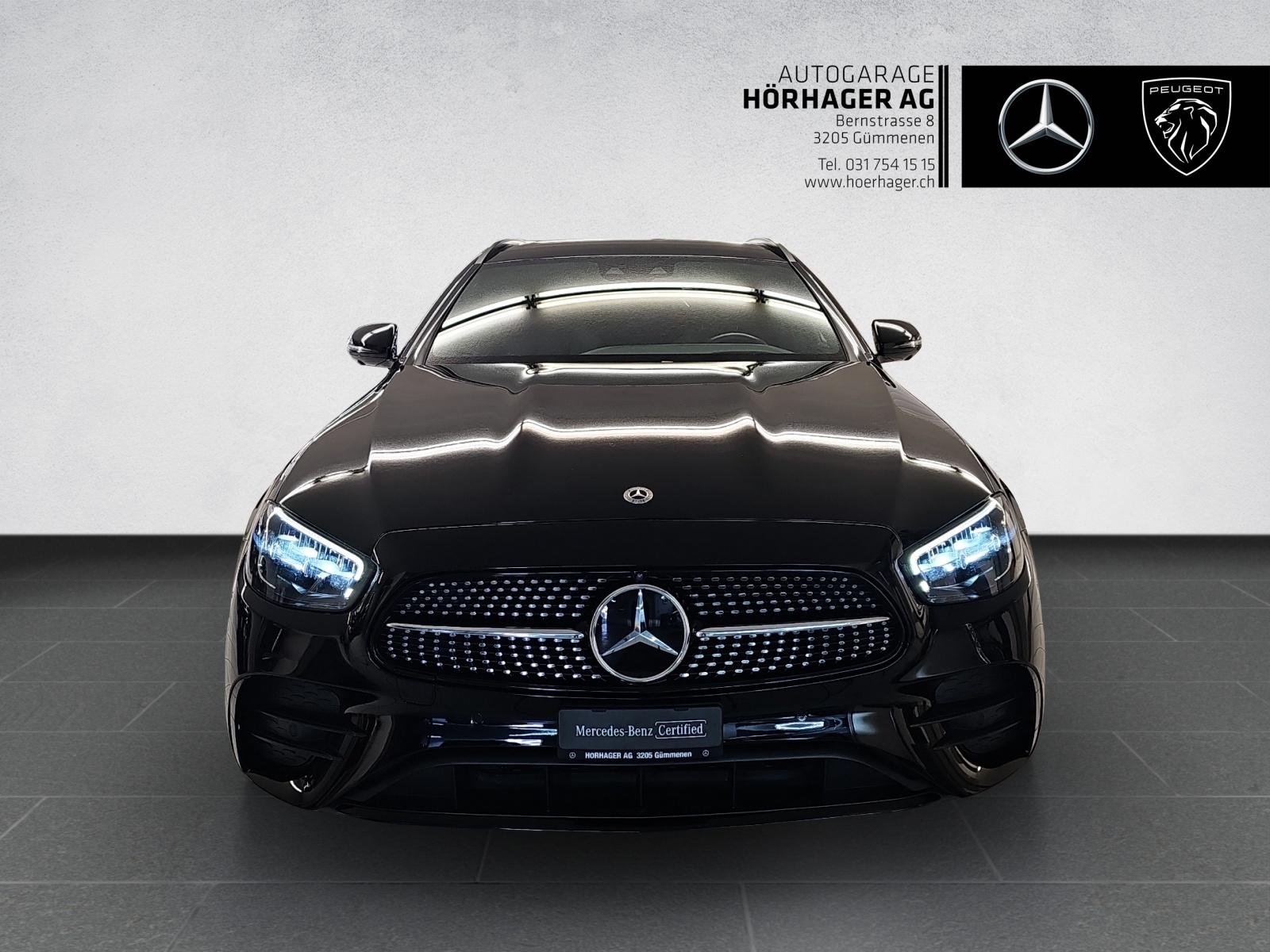 MERCEDES-BENZ E 220 d T 4Matic AMG Line 9G-Tronic-showroom-element-1
